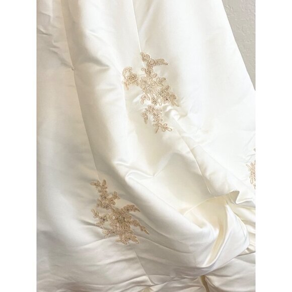 Oleg Cassini Women's Warm Ivory/Champagne Embellished Wedding Gown - 6 - Picture 16 of 16